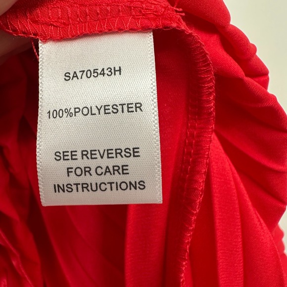 Aakaa Maxi Skirt Size Medium Accordion Pleats Red Satin Long Length Romantic - Picture 10 of 12